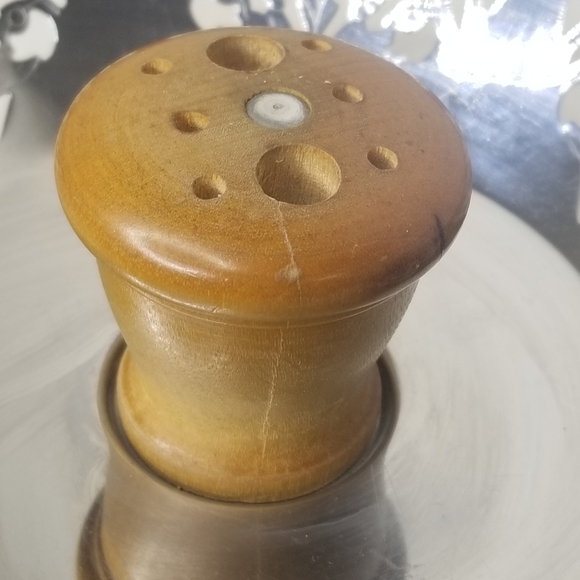 Krome Kraft Nut Dish Set Wood Center Metal Chrome Reticulated Grape Vine Design - Picture 5 of 9